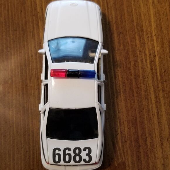 Surete du Quebec Police Road Champs die cast police car 1:43 scale - Picture 4 of 10